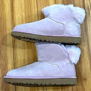 NWOT AUTHENTIC UGG BOOTS - Size 10!